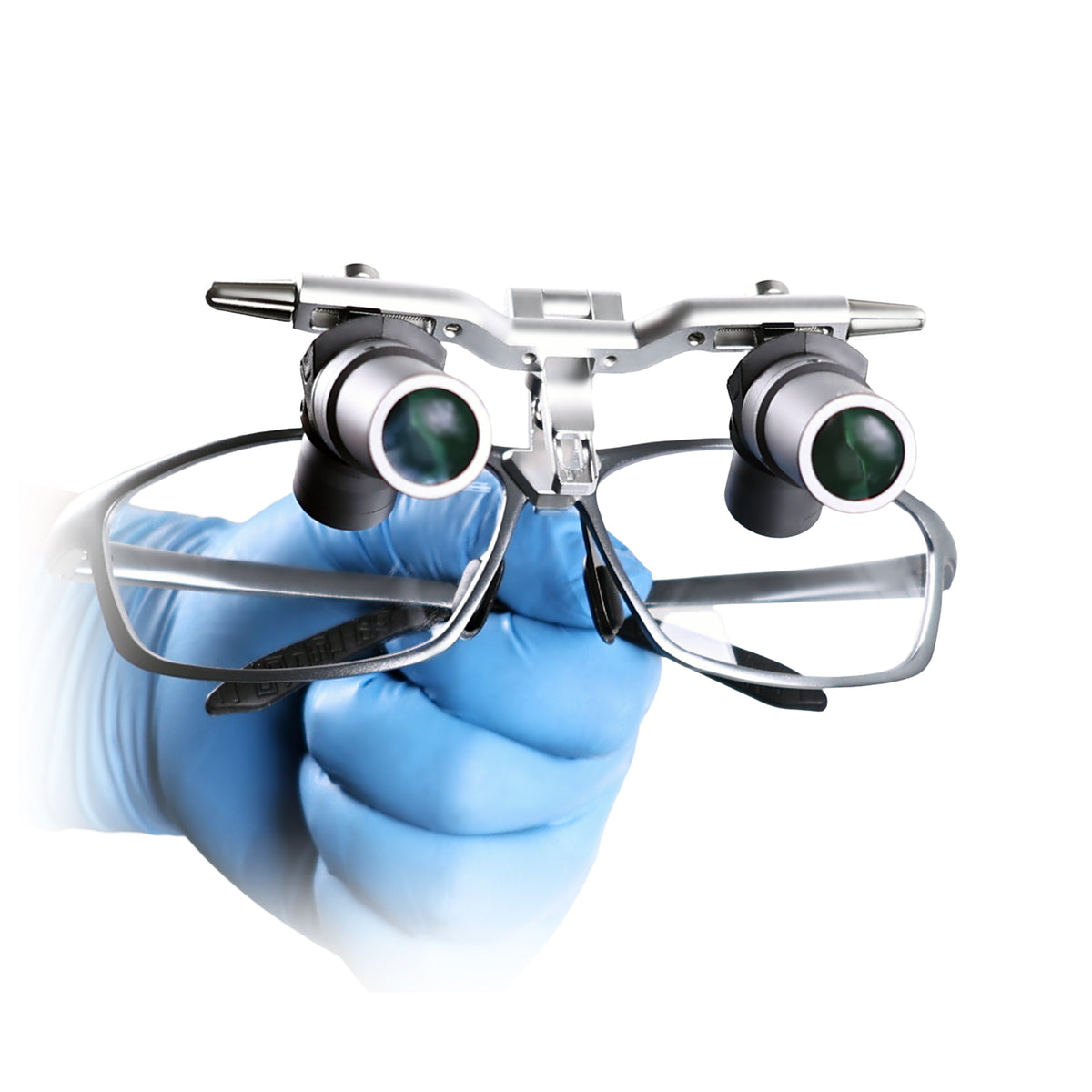 Using prismatic dental loupes during dental implant surgery